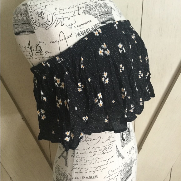 🌼🌼American Eagle Daisy Crop Top🌼🌼 - Picture 4 of 5